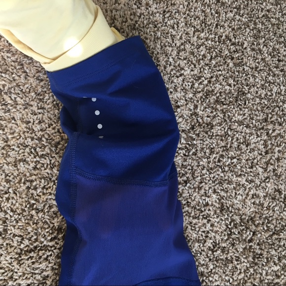 NIKE LEGGINGS CAPRIS LIKE NEW CONDITION - Picture 8 of 8